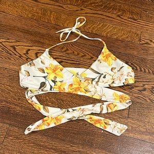 cupshe light blue floral wrap bikini top!